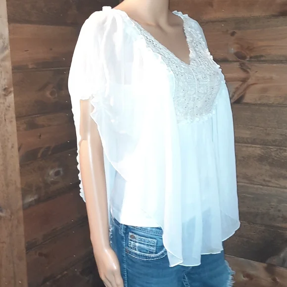 About a girl blouse - Picture 3 of 4